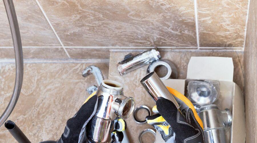 Professional gutter cleaning in Glenallen, MO